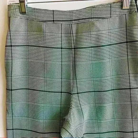 NEW! J.O.A. Plaid Cropped Pants with Pearls - Picture 6 of 9